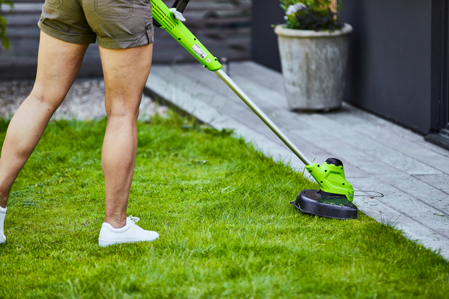 Greenworks G24LT28 Trimmer 28cm 24V med 2Ah batteri och laddare